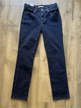Levi’s Classic Straight Jeans Women’s Size 6Long Dark Wash nwot